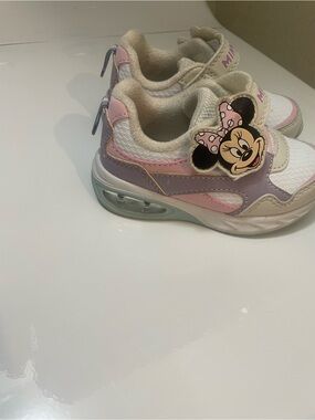 Girls Minnie Mouse Pink & Purple Light-Up Sneakers